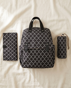 [IA] P05 - set flatlay - noir geometrique - 4:5