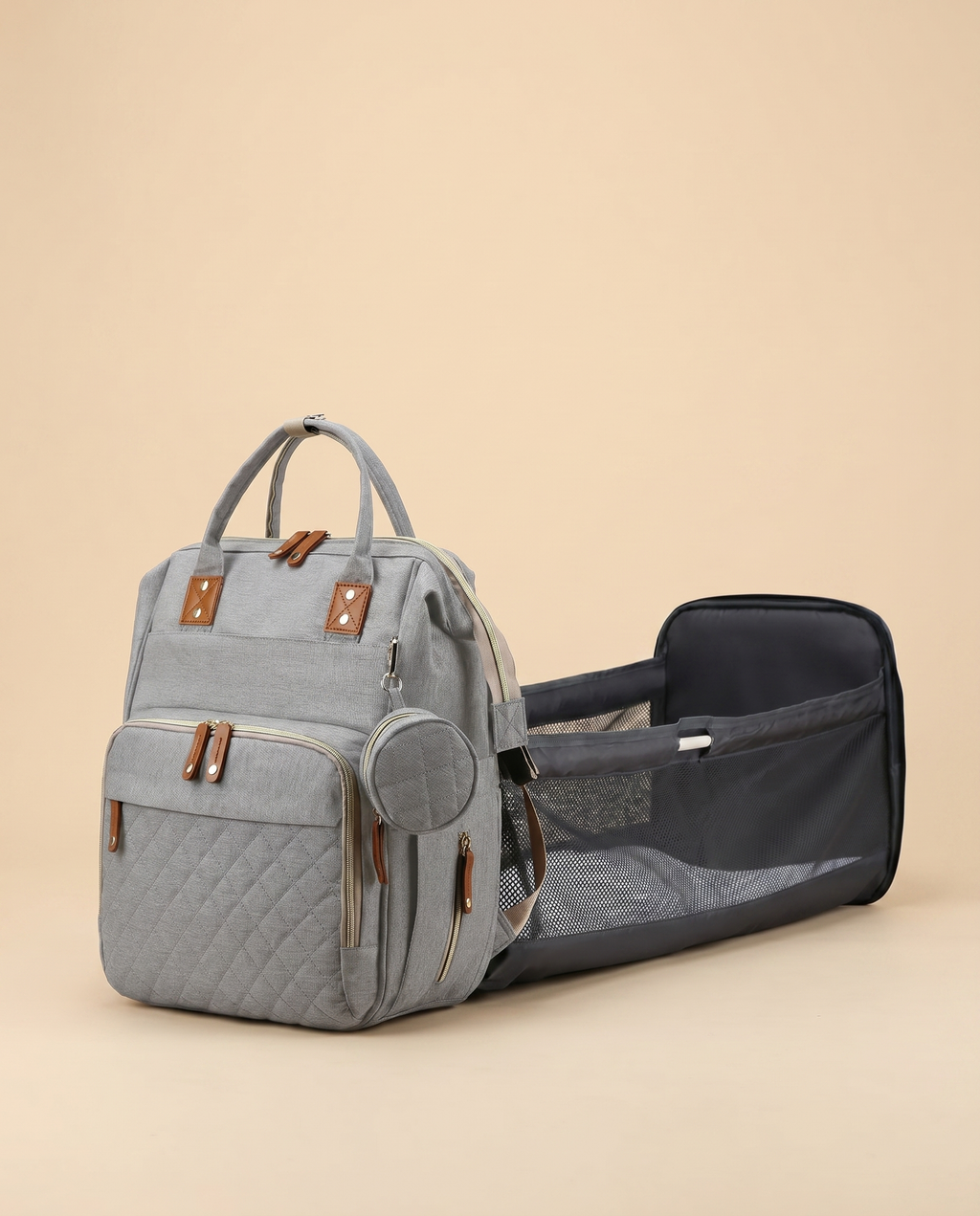 Sac à langer 2-en-1 Tendrinette · Gris clair · station de change dépliée [c:gris-clair]