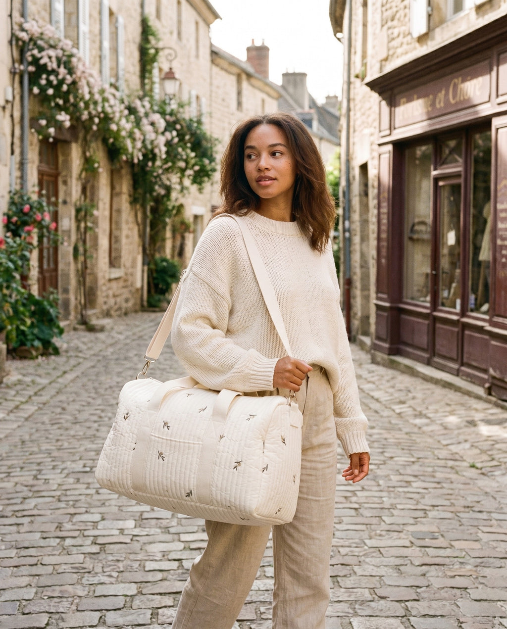 Sac à langer matelassé brodé Tendrinette · Olive · porté