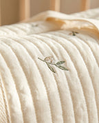 Sac à langer matelassé brodé Tendrinette · Olive · détail broderie
