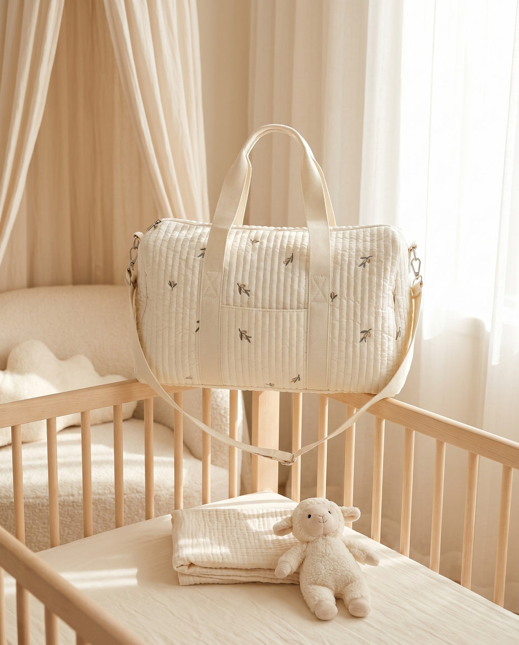 Sac à langer matelassé brodé Tendrinette · Olive · scène nursery