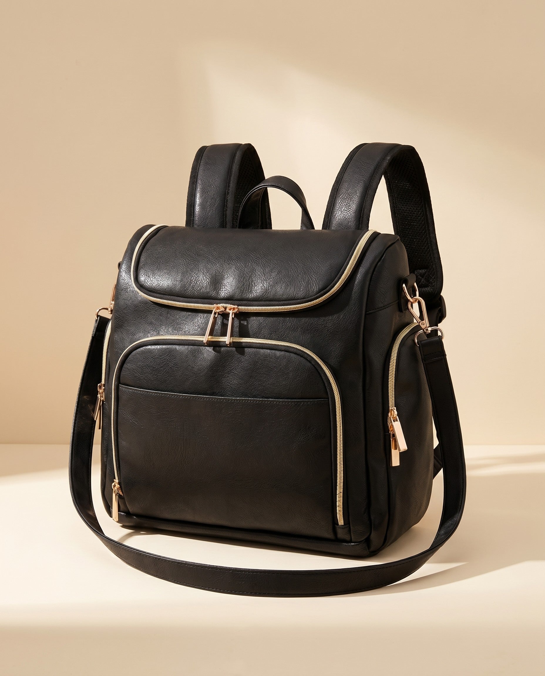 Sac à dos à langer façon cuir Tendrinette · Noir · packshot [c:noir]