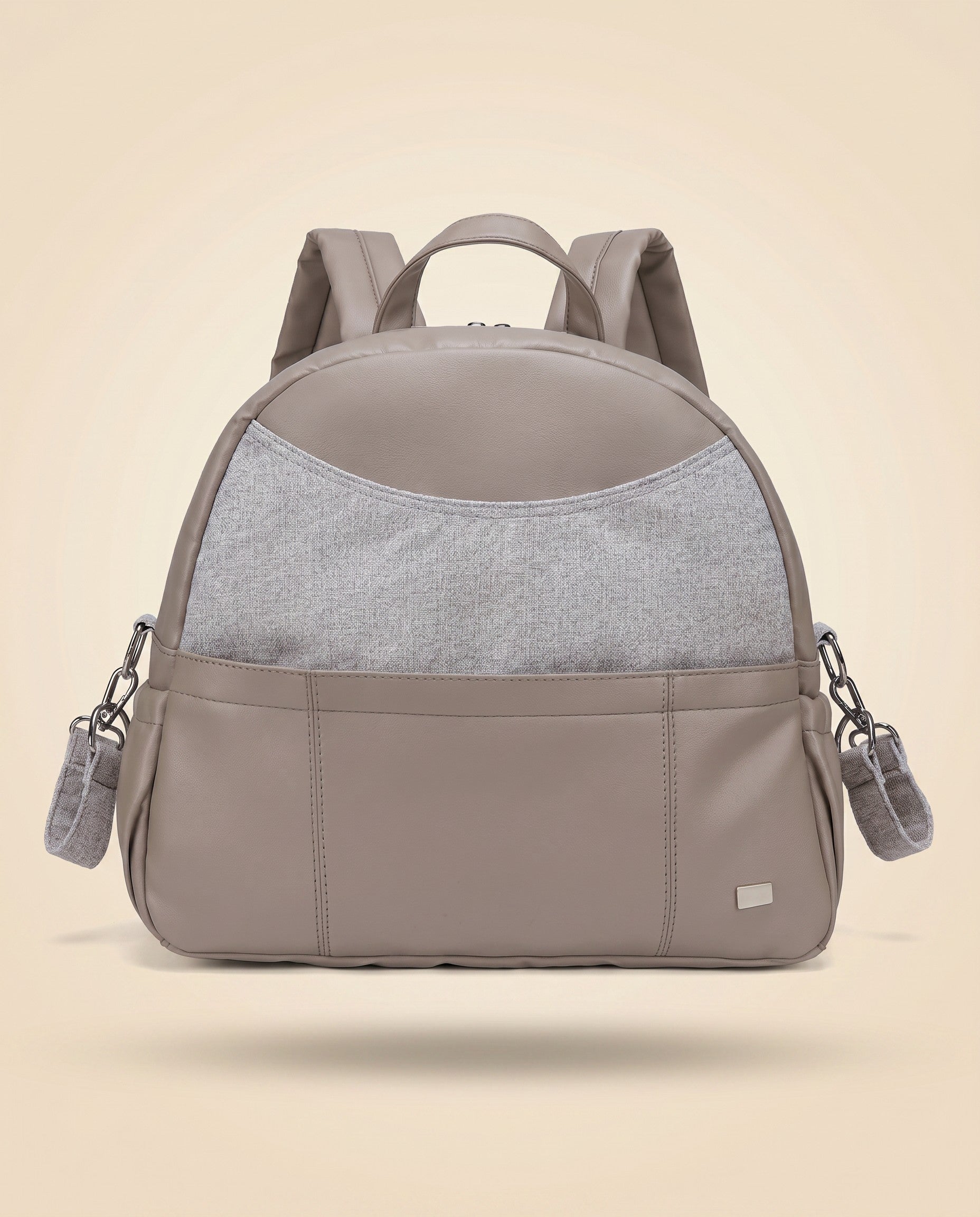 Sac à dos à langer simili cuir Tendrinette · Taupe · packshot [c:taupe]