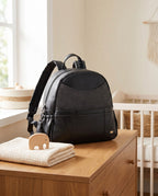 Sac à dos à langer simili cuir Tendrinette · Noir · scène nursery