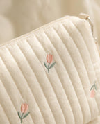 Trousse à langer Tendrinette · Tulipes · détail broderie
