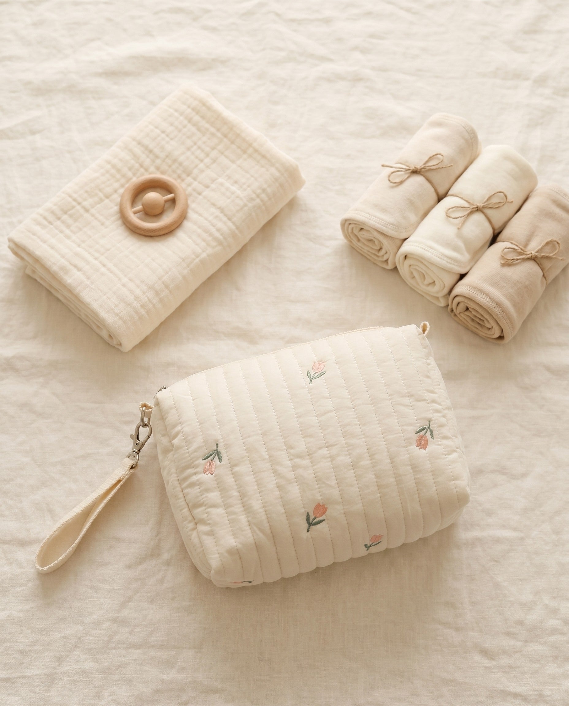Trousse à langer Tendrinette · Tulipes · scène nursery