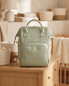 Sac à dos à langer Tendrinette · Vert · scène nursery